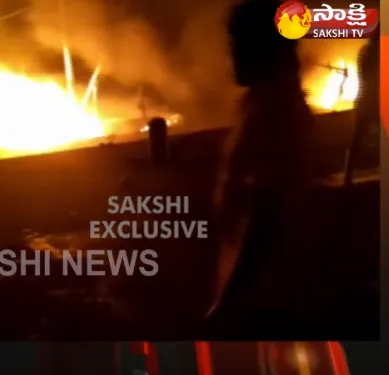 Two boats burn in Guntur Fire Accident - Sakshi