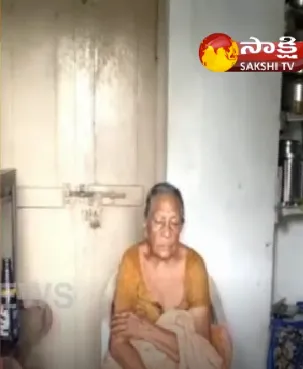 Thieves Hulchul At Krishna Dist | Robbed Money  - Sakshi