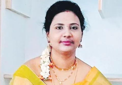 Medico Shilpa suicide case-Medical students Vs professors - Sakshi