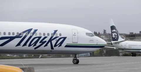 Alaska Airlines plane stolen from SeaTac airport - Sakshi