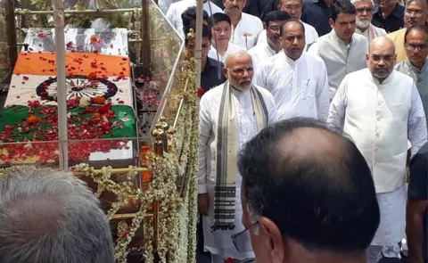   Great tribute to AtalBihariVajpayee  by PM Modi,  Amit Shah - Sakshi