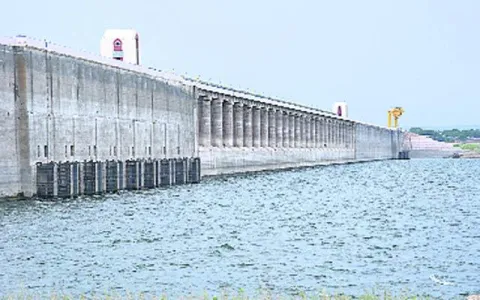 Flood Water Flow Increased in Nagarjuna Sagar - Sakshi