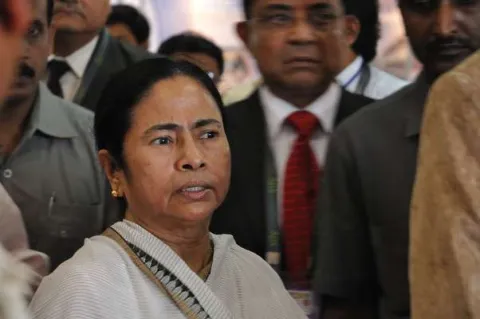 Mamata Banerjee meets Sonia Gandhi, opposition leaders to stitch anti-BJP alliance - Sakshi
