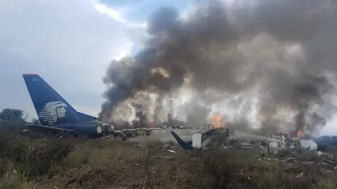 Aeroplane crashes in Durango after take-off in Mexico  - Sakshi