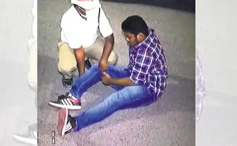 Hyderabad student fractures leg attempting to escape from cops during Drunk and Drive Check - Sakshi