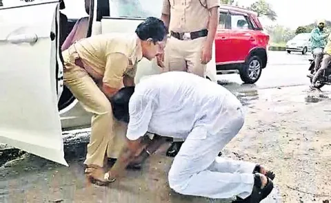 Corporater Requests RTA Officer Over Lorries Over Load Issue in Ibrahimpatnam - Sakshi