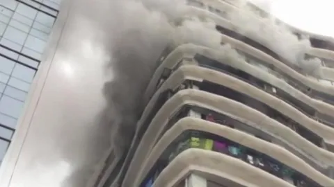 Fire breaks out at Parel Crystal Apartment - Sakshi