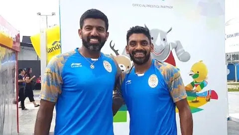 Rohan Bopanna and Divij Sharan clinch gold - Sakshi