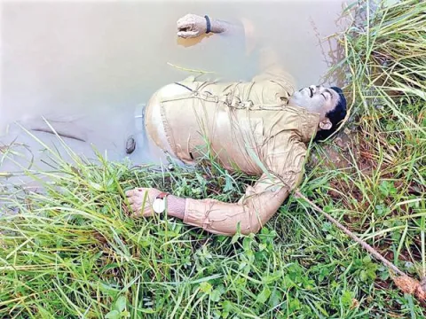 Missing SI Vamsidhar Dead Body Found  At Mangalapuram - Sakshi