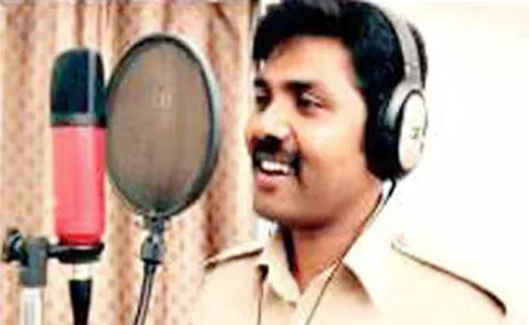 Bengaluru Cop Chain snatching song  Goes Viral In Social Media  - Sakshi