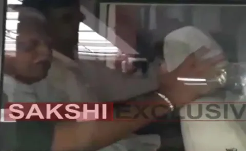 Police Arrest Varavara Rao at His Residence - Sakshi