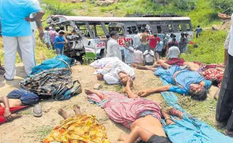 Death toll rises to 57 in Telangana Kondagattu bus tragedy - Sakshi