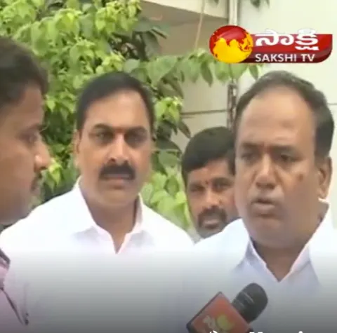 Telangana MLC Bhupathi Reddy to join Congress; blasts TRS - Sakshi