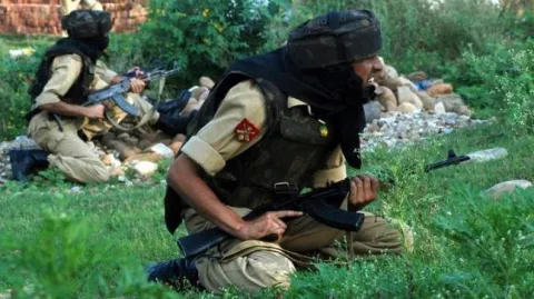 Encounter underway in J&K Kulgam, 5 terrorists killed - Sakshi