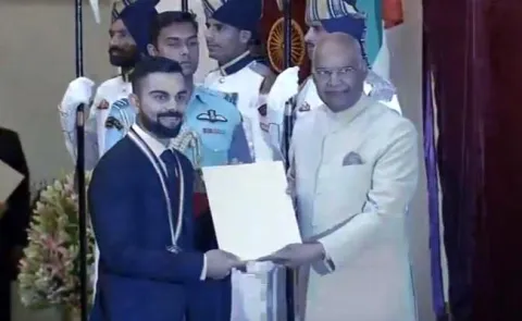 Virat Kohli Receives Rajiv Gandhi Khel Ratna Award From President Ram Nath Kovind - Sakshi