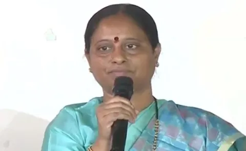Konda Surekha slams Cm KCR  - Sakshi