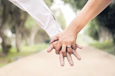 Adultery not a crime, Supreme Court strikes down Section 497 - Sakshi