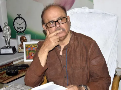 Tariq Anwar quits NCP, also resigns as Lok Sabha MP - Sakshi