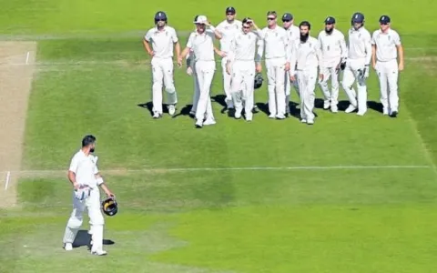 England beat India by 60 runs inFourth Test - Sakshi