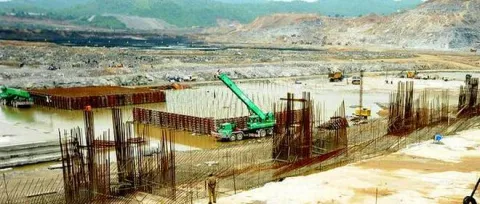 Central team inspects Polavaram project Works - Sakshi
