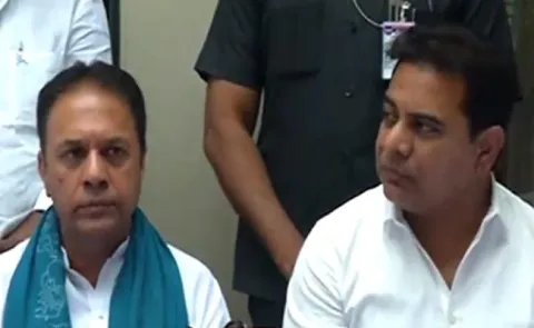 Congress leader Suresh Reddy joins TRS - Sakshi