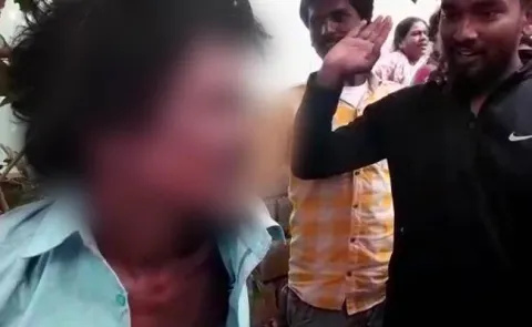 Man Tied To Tree, Thrashed By Mob Over Kidnapping Suspicion In Bengaluru - Sakshi