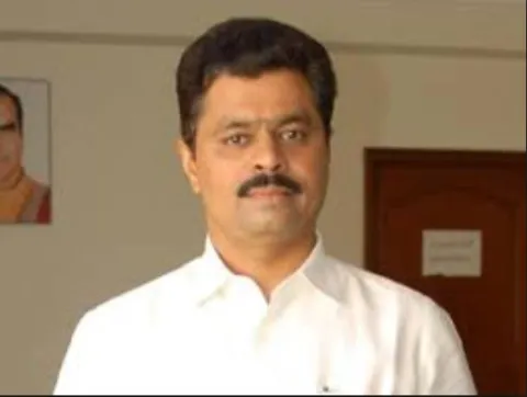 IT officials raid Andhra Pradesh TDP lawmaker CM Ramesh's homes - Sakshi