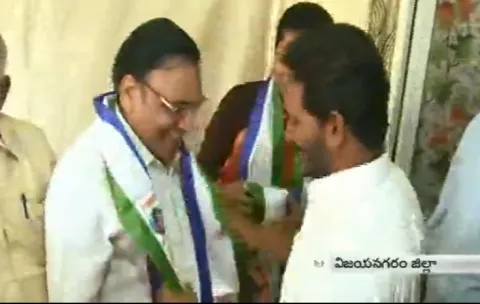 Malladi Sivanarayana Joined In YSRCP - Sakshi