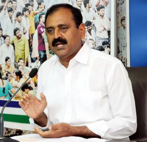 Bhumana karunakar reddy slams TDP Government over ration cards - Sakshi