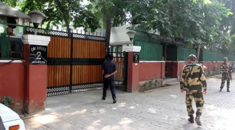 CBI vs CBI: Ruckus outside Alok Verma's house, 2 men held - Sakshi