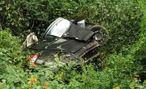 5 killed In Car Accident In Nilgiri Mountains - Sakshi