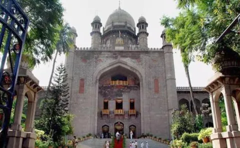 Petition Against TS Assembly Dissolution In High Court By DK Aruna  - Sakshi