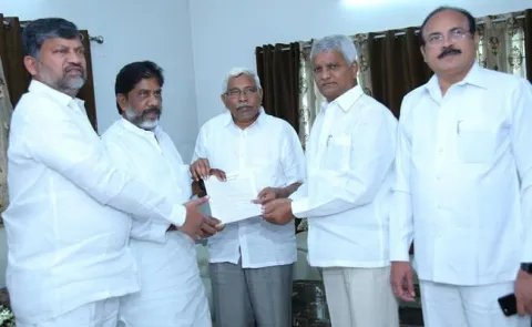Mahakutami Leaders Meet To Discuss Common Minimum Programme - Sakshi