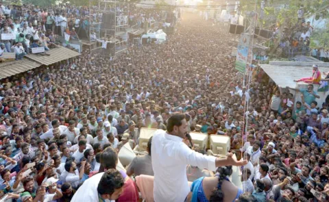 Even Chandrababu Will Give GO On AP High Court Says YS Jagan - Sakshi