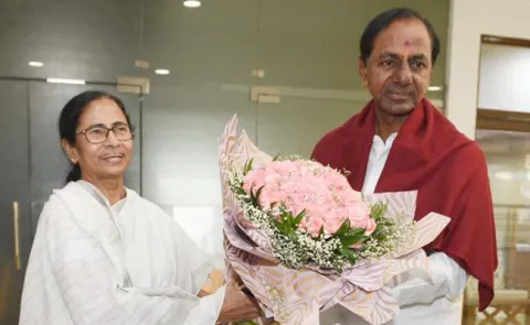 CM KCR Meets West Bengal CM Mamata Banerjee In Kolkata - Sakshi