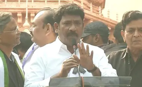 Vanchana Pai Garjana - koramutla srinivasulu slams chandrababu naidu over special status - Sakshi