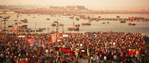 CM Yogi visits grand old Akshay Vat in Prayagraj, shrine now open for pilgrims - Sakshi