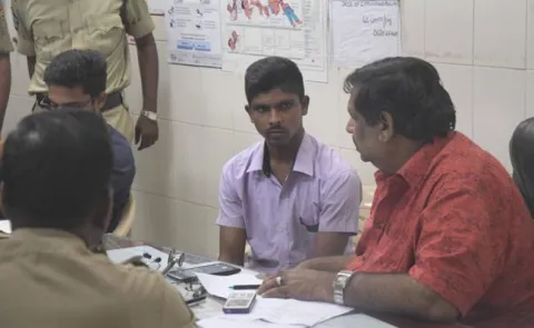 Srinivas Sent To NIA Castady Murder Attempt Case On YS Jagan - Sakshi