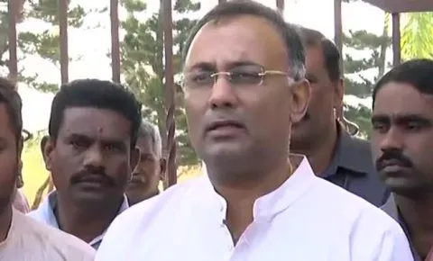 MLAs Are Going Back To Their Constituencies: Dinesh Gundu Rao - Sakshi