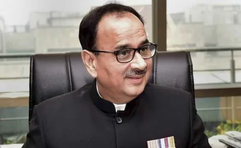 Alok Verma: Supreme Court reinstates Alok Verma as CBI director - Sakshi