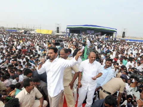 Ys Jagan Slams Chandrababu Naidu In Anantapur Samara Shankaravam - Sakshi