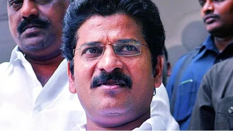 Revanthreddy attends ED investigation over Cash for Vote case - Sakshi