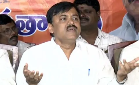BJP Leader GVL Narasimha Rao Fires on TDP Govt - Sakshi
