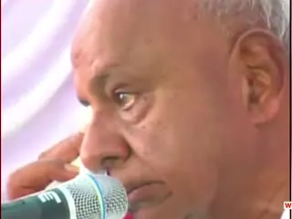 An Emotional Deve Gowda Declares Grandson Prajwal Revanna Will Contest From Haasan for 2019 Lok Sabha Polls - Sakshi
