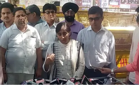  YS vivekananda reddy daughter sunitha reddy met EC for fair probe - Sakshi