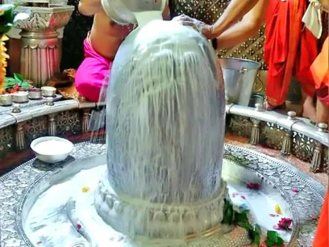 Huge Crowd In Lord Shiv Temples For Mahashivratri  - Sakshi