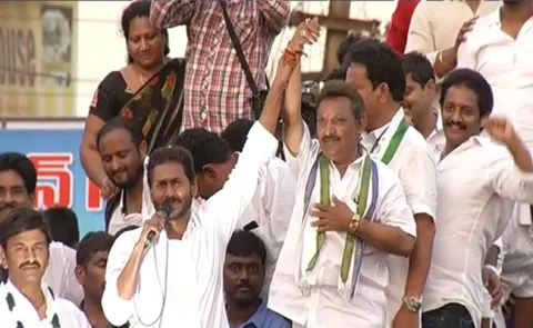 YS Jagan About Grandhi Srinivas At Bhimavaram Campaign Meeting - Sakshi