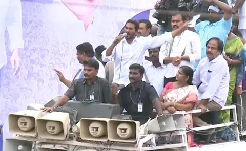 YS Jagan Election Campaign In Mangalagiri - Sakshi