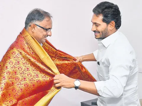 YS Jagan Mohan Reddy meets ACJ over panel on state tenders - Sakshi