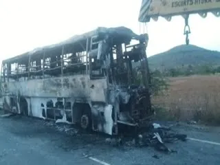 Bus Catches Fire At Kurnool - Sakshi
